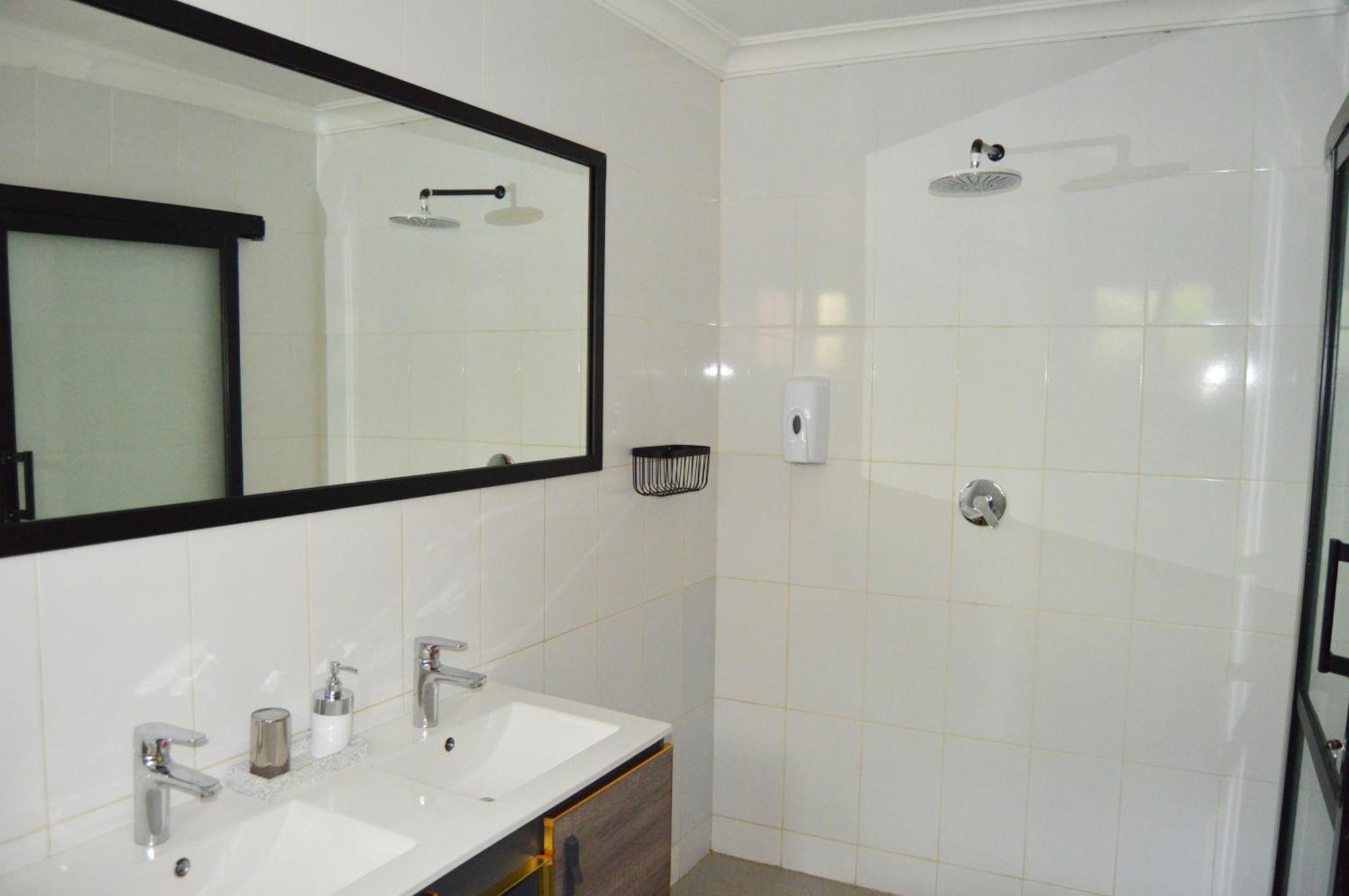 Bougainvilla Boutique Hotel & Restaurant Lubumbashi Ngoại thất bức ảnh